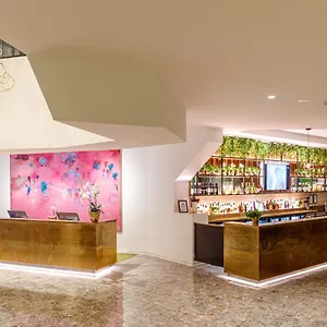 **** Hotel Eatons Hill Australia